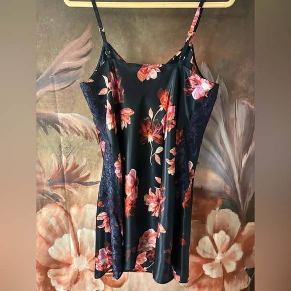 Great Navy Floral Chemise by Thalia Sodi Size M - Picture 2 of 6